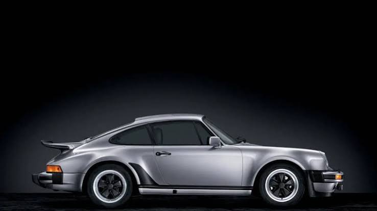 Silver Porsche 911 Turbo build
